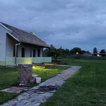Villa Diiva Curug Eksteriør billede