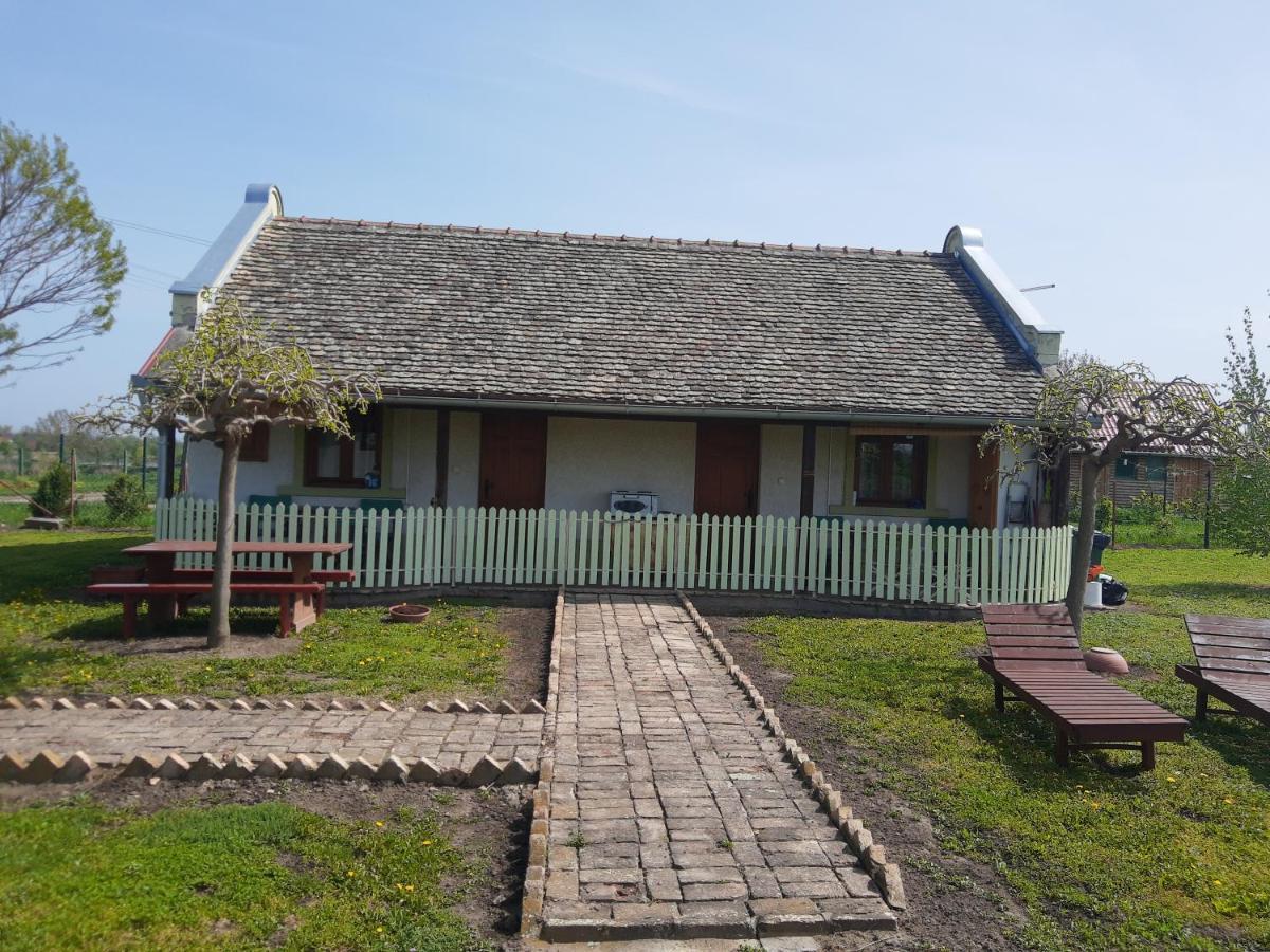 Villa Diiva Curug Eksteriør billede