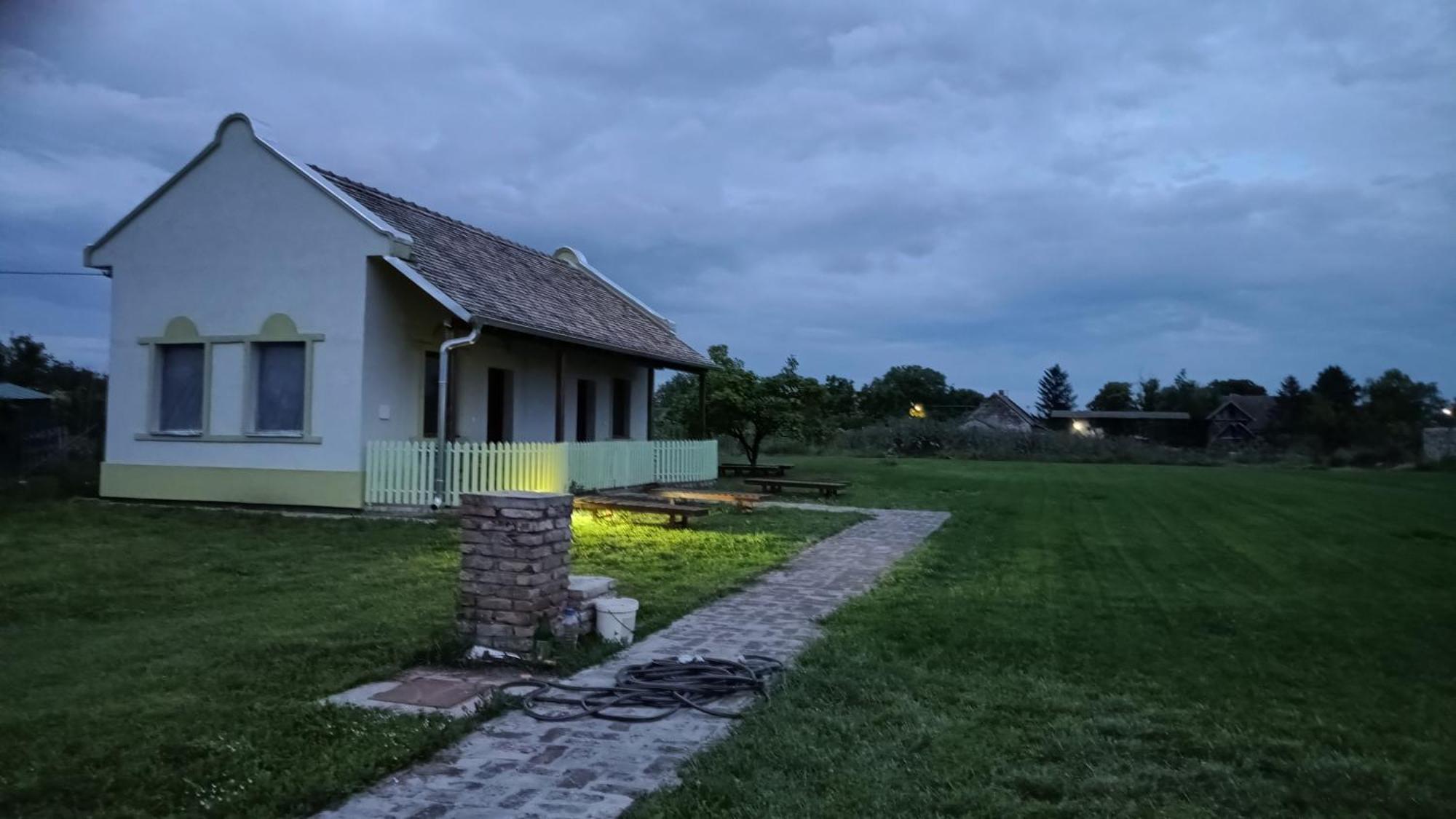 Villa Diiva Curug Eksteriør billede